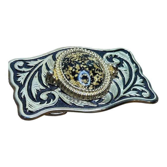 1970s belt buckle gold leaf under convex glass set in goldtone filigree - Picture 3 of 5